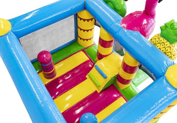 Het springkussen beach is een compact met een super leuk thema.